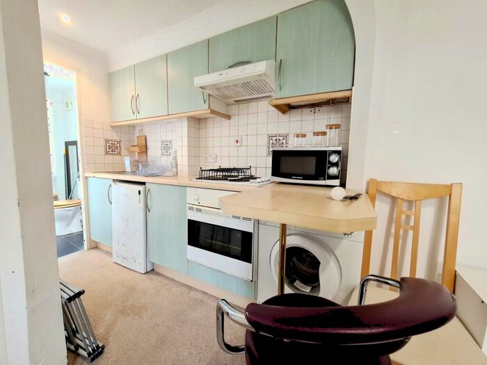 Flat To Rent In A St Peters Street, Islington, N1