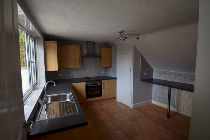 2 Bedroom Flat To Rent In West Street, Rochford, SS4
