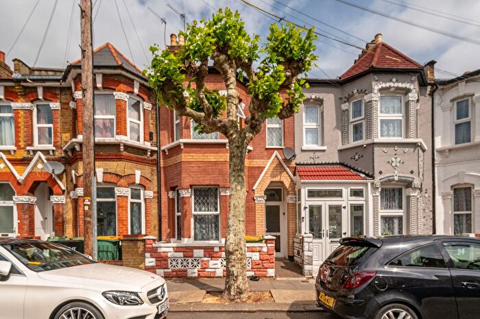 6 Bedroom Property For Sale In Chaucer Road, Forest Gate, London, E7