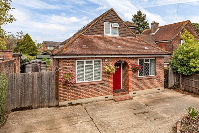 4 Bedroom Detached House To Rent In Addlestone, Surrey, KT15