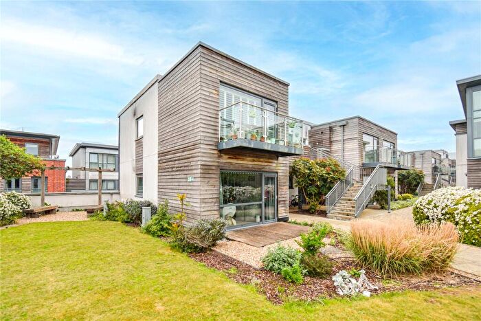 2 Bedroom Apartment For Sale In Park Way, Newbury, Berkshire, RG14