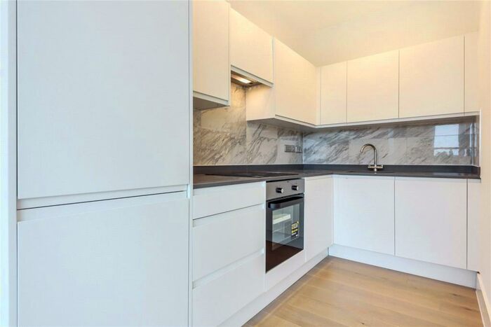 1 Bedroom Apartment To Rent In The Boulevard, Cain Road, Bracknell, Berkshire, RG12