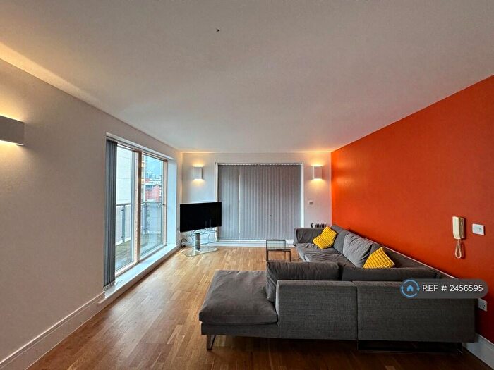 2 Bedroom Flat To Rent In The Foundry, Manchester, M1