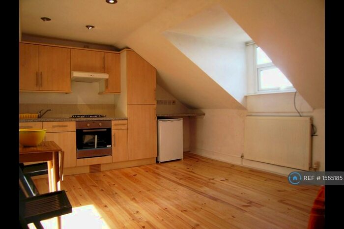1 Bedroom Flat To Rent In Holloway Road, London, N19