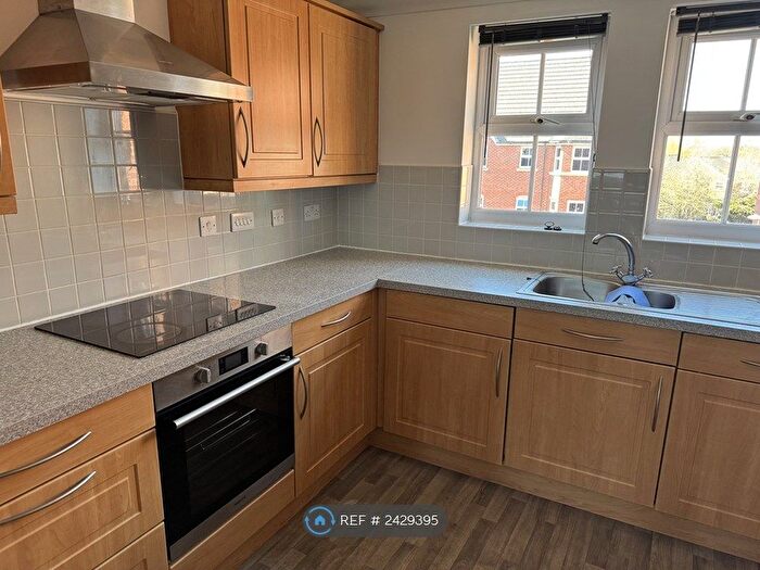 2 Bedroom Flat To Rent In Moss Hey, Wirral, CH63