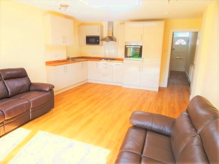 4 Bedroom End Of Terrace House To Rent In Durnsford Road, Wimbledon Park, London, SW19