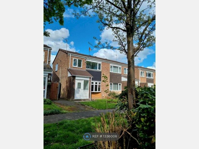 3 Bedroom Semi-Detached House To Rent In Bramber, Tamworth, B77