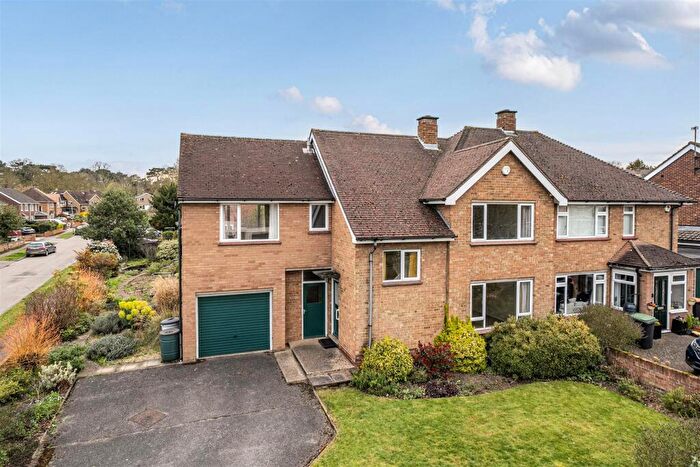 4 Bedroom Semi Detached House For Sale In Brickhill Drive, Bedford, MK41