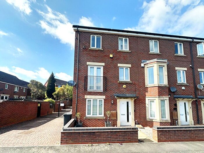 4 Bedroom End Of Terrace House For Sale In Greenock Crescent, Parkfields, Wolverhampton, West Midlands, WV4
