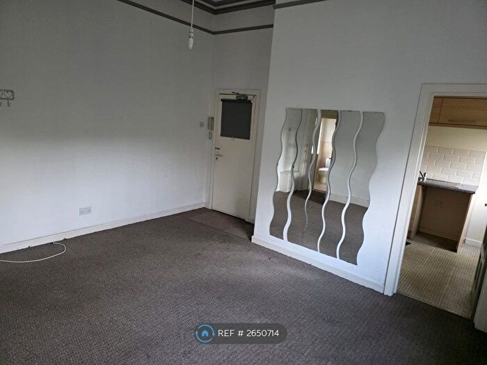 1 Bedroom Flat To Rent In Tulliallen, Liverpool, L22