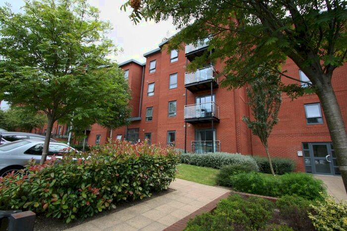 2 Bedroom Apartment To Rent In Bouverie Court, LS9