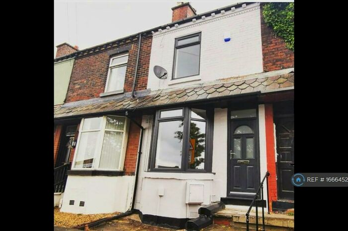 3 Bedroom Terraced House To Rent In Manchester Road, Westhoughton, Bolton, BL5