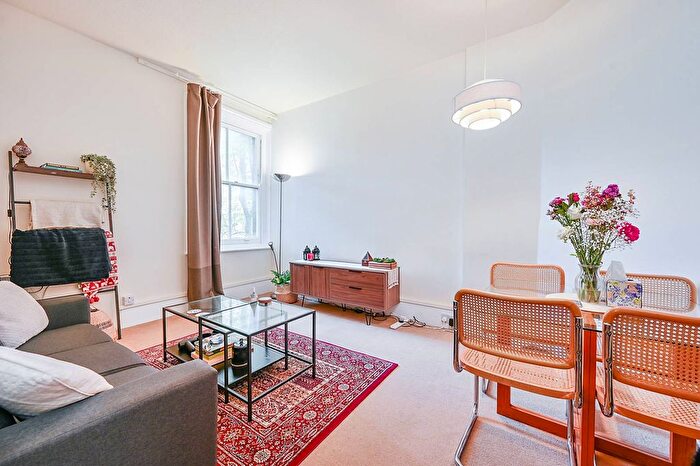 2 Bedroom Flat To Rent In Mornington Avenue Mansions, West Kensington, London, W14