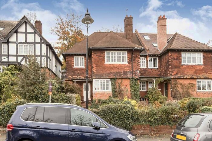 2 Bedroom Flat To Rent In Springfield Avenue, London N10