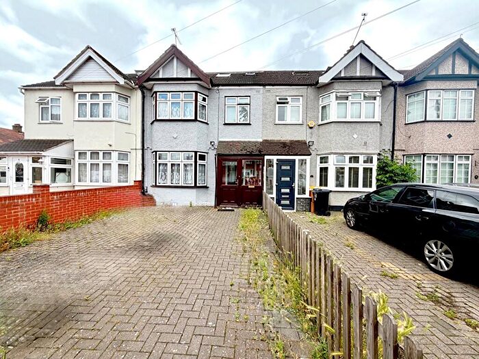 House To Rent In Fremantle Road, Ilford, IG6
