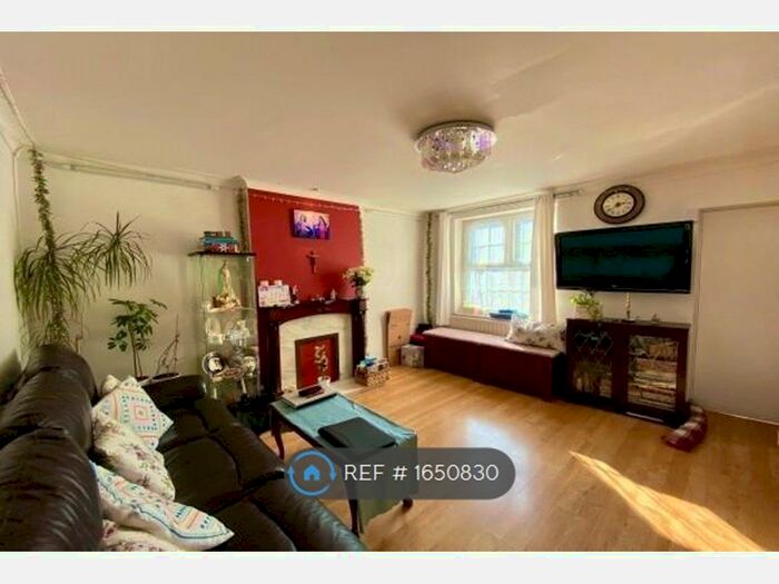 3 Bedroom End Of Terrace House To Rent In Bracewell Close, Manchester, M12