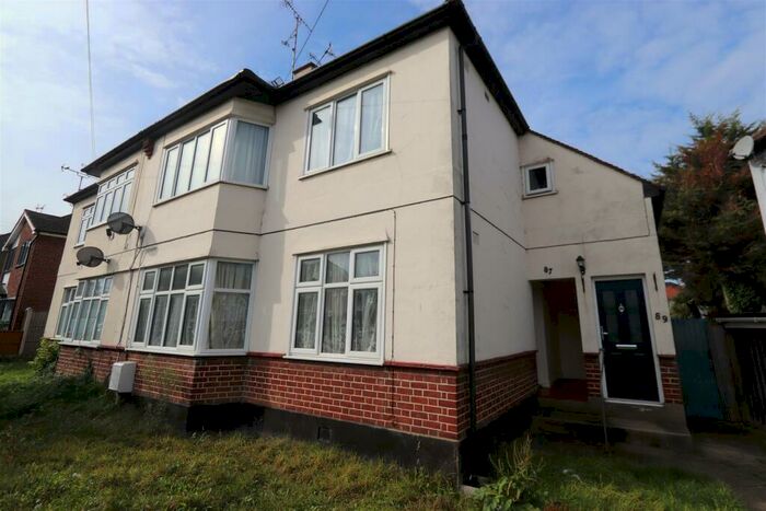 2 Bedroom Property To Rent In The GroveSouthend On SeaEssex, SS2