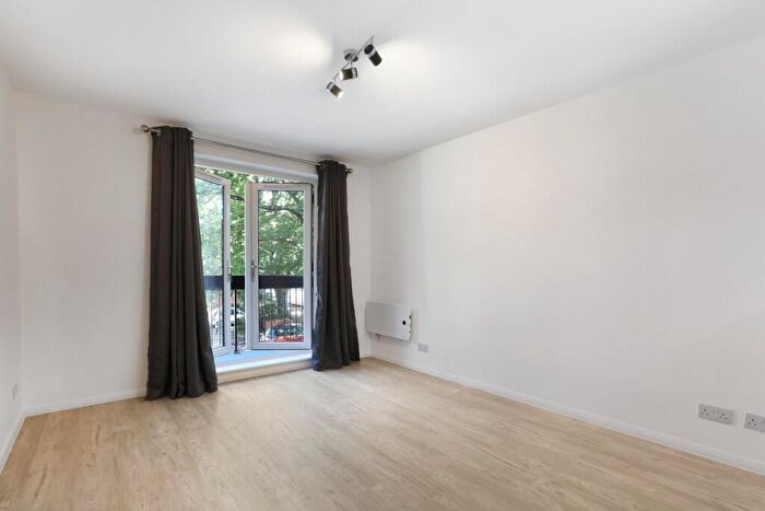 2 Bedroom Apartment To Rent In Wavel Place, London, SE26