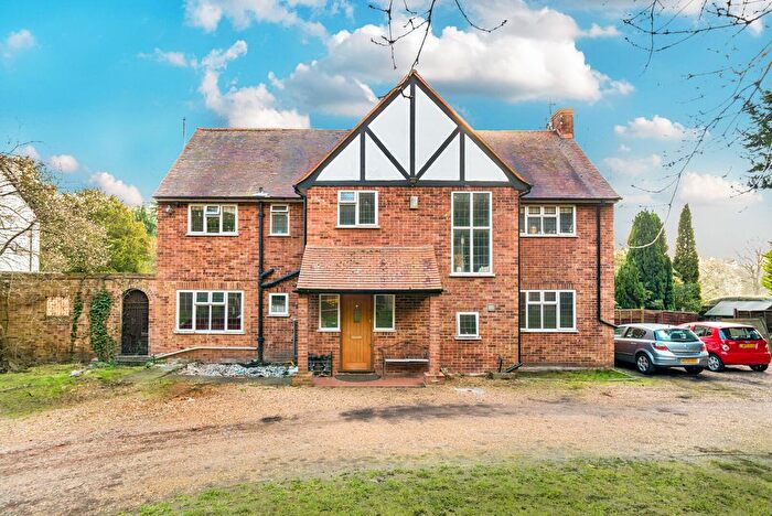 5 Bedroom Detached House For Sale In Byfleet Road, Cobham, KT11
