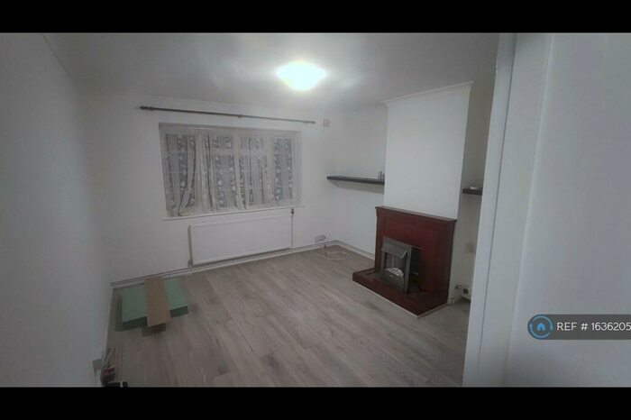 2 Bedroom Flat To Rent In Hodsoll Court, Orpington, BR5