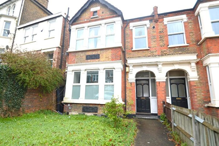 2 Bedroom Flat To Rent In Eglinton Hill, London, SE18