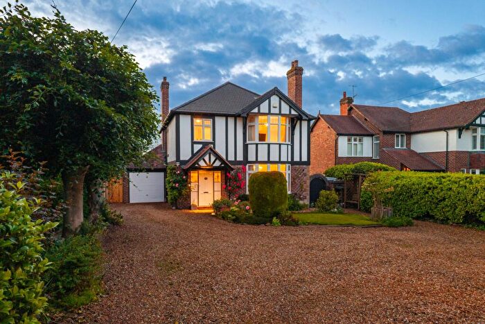 4 Bedroom Detached House For Sale In Chester Road Hartford Northwich, CW8