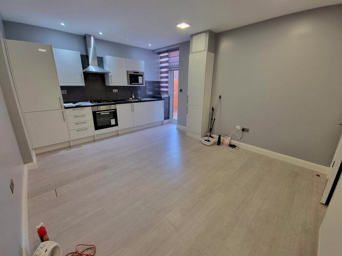 1 Bedroom Flat To Rent In Norwood Road, London, SE27