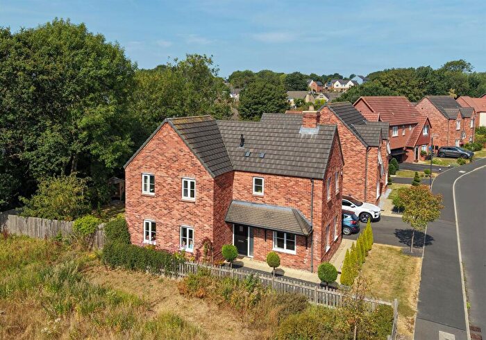 4 Bedroom Detached House For Sale In Pomegranate Road, Chesterfield, S41