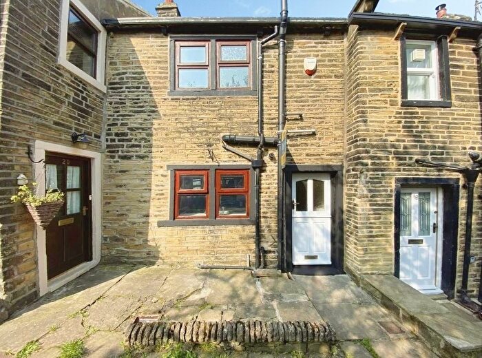 2 Bedroom Property For Sale In Holts Lane, Clayton, Bradford, BD14