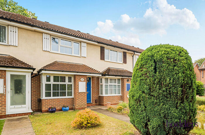 2 Bedroom Terraced House For Sale In Addlestone, Surrey, KT15