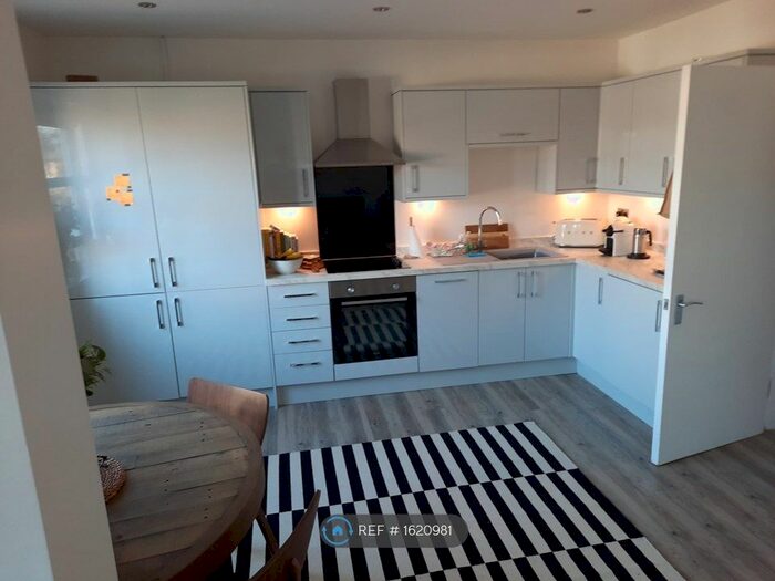 2 Bedroom Flat To Rent In Mayfield, Eccleston Park, Prescot, L34