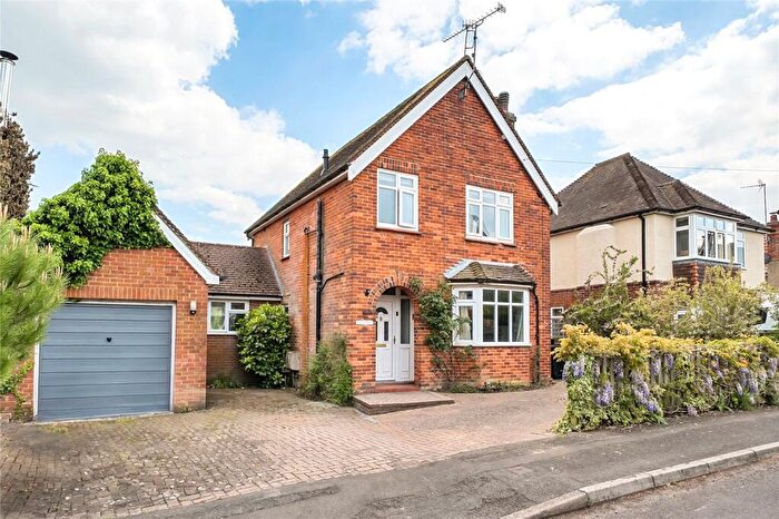 3 Bedroom Detached House For Sale In Queens Road, Alton, Hampshire, GU34