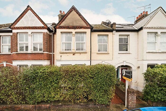 2 Bedroom Flat To Rent In Penwith Road, London, SW18