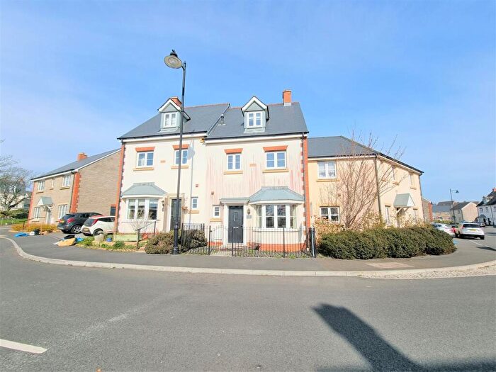 4 Bedroom Semi-Detached House To Rent In Ffordd Y Draen, Coity, Bridgend., CF35