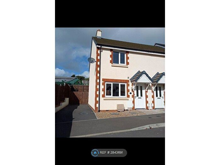 2 Bedroom End Terrace House To Rent In Old Market Place, Holsworthy, EX22