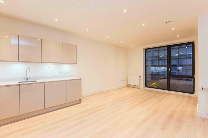 2 Bedroom Apartment To Rent In Sailors House, Aberfeldy Village, London, E14