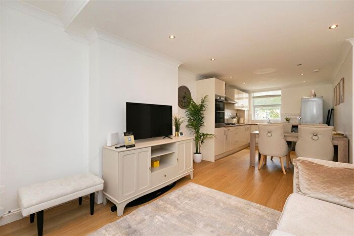 3 Bedroom Flat For Sale In Alexandra Road, St. Leonards-On-Sea, TN37