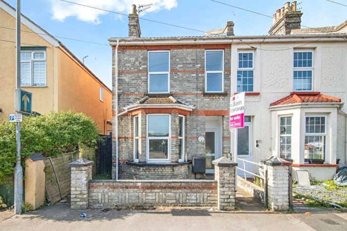 3 Bedroom End Of Terrace House For Sale In St. Andrews Road, Clacton-On-Sea, CO15