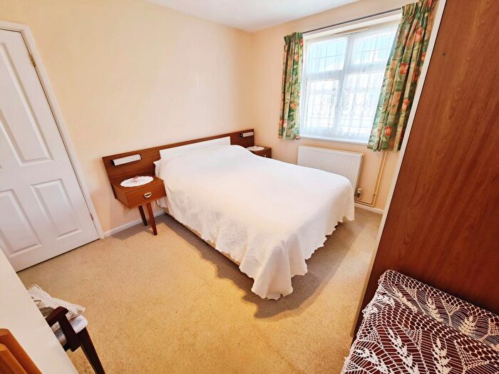 2 Bedroom Bungalow For Sale In Furzefield, Bedford, MK41