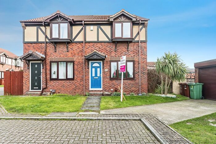 3 Bedroom Semi Detached House For Sale In Clayton Court, Featherstone, Pontefract, WF7