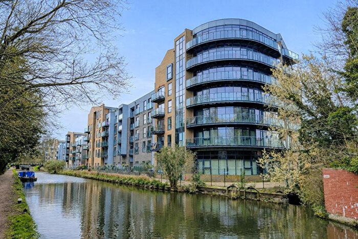 2 Bedroom Flat For Sale In Longman House, Hemel Hempstead, HP3