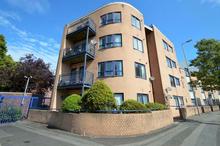 2 Bedroom Flat To Rent In Chichester Road South, Hulme, Manchester, M15