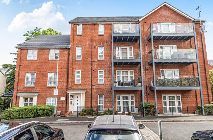 2 Bedroom Apartment For Sale In Seaton Road, Mitcham, CR4