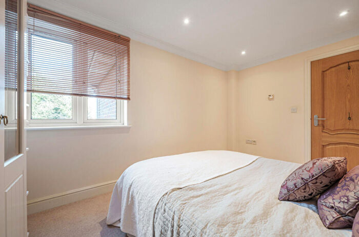 2 Bedroom Apartment For Sale In Sturges Road, Wokingham, Berkshire, RG40