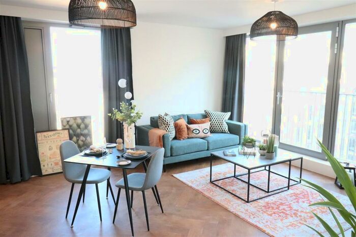 1 Bedroom Apartment To Rent In Broadside, Oldham Road, M4