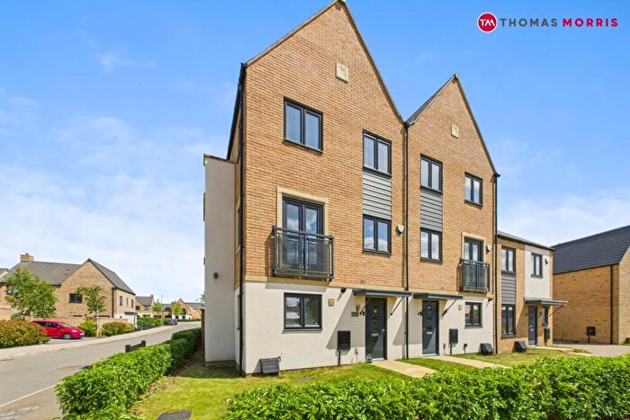 3 Bedroom Semi-Detached House For Sale In Pelham Road, St. Neots, Cambridgeshire, PE19