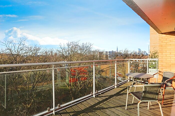 1 Bedroom Flat For Sale In Glengall Road, London, SE15