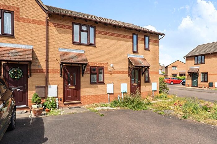 2 Bedroom Terraced House For Sale In Banbury, Oxfordshire, OX16