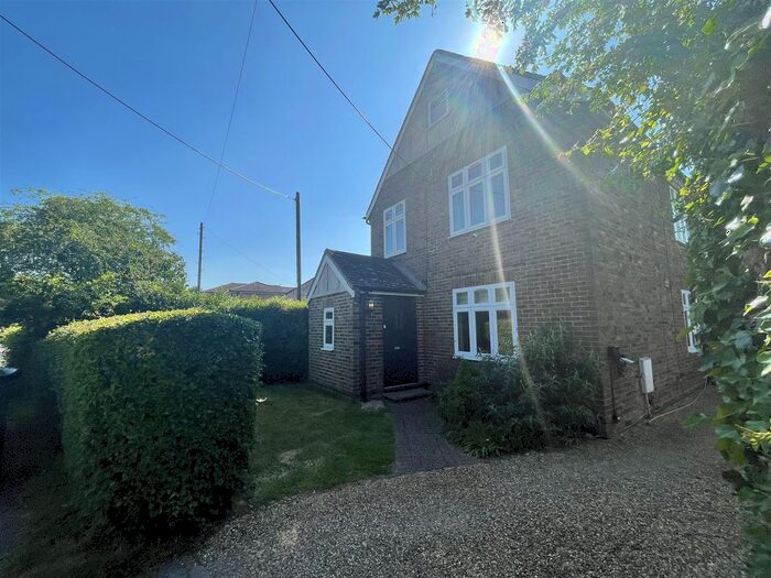 4 Bedroom Detached House To Rent In Kings Road, West End, Woking, GU24