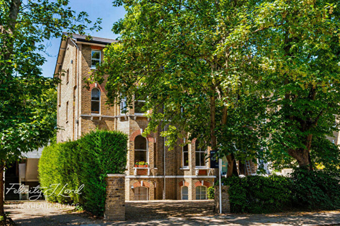 2 Bedroom Apartment For Sale In Kidbrooke Park Road, London, SE3